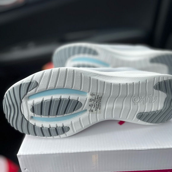RYKA - WOMENS SLIP ON SNEAKERS NEW IN BOX -Size 6 Gray - Picture 5 of 6